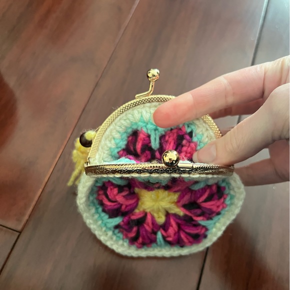 Crocheted Coin purse - Picture 2 of 2